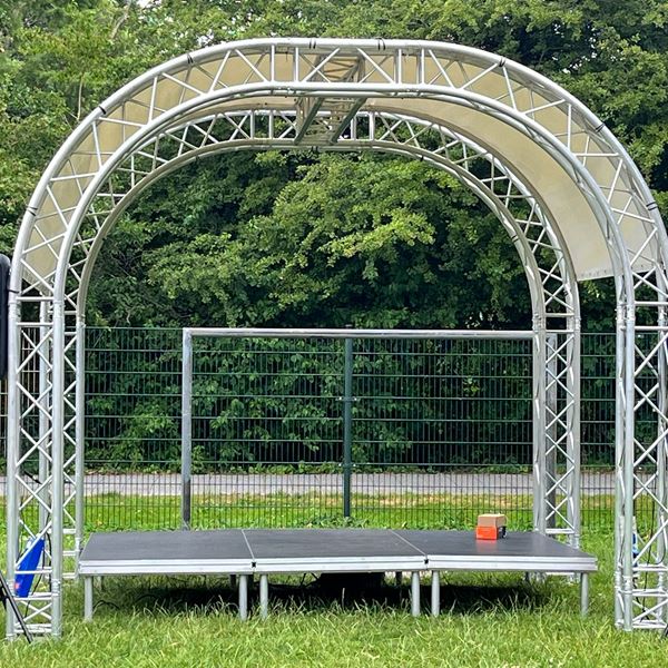 DJ-Booth (overkapping) incl. op- en afbouw